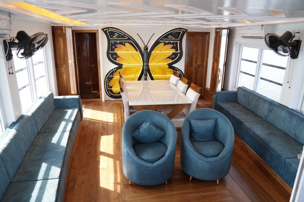 Houseboat booking in Alleppey bedroom