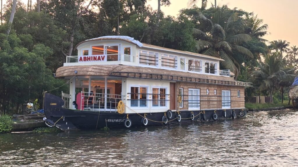 1-bedroom houseboat Alleppey booking