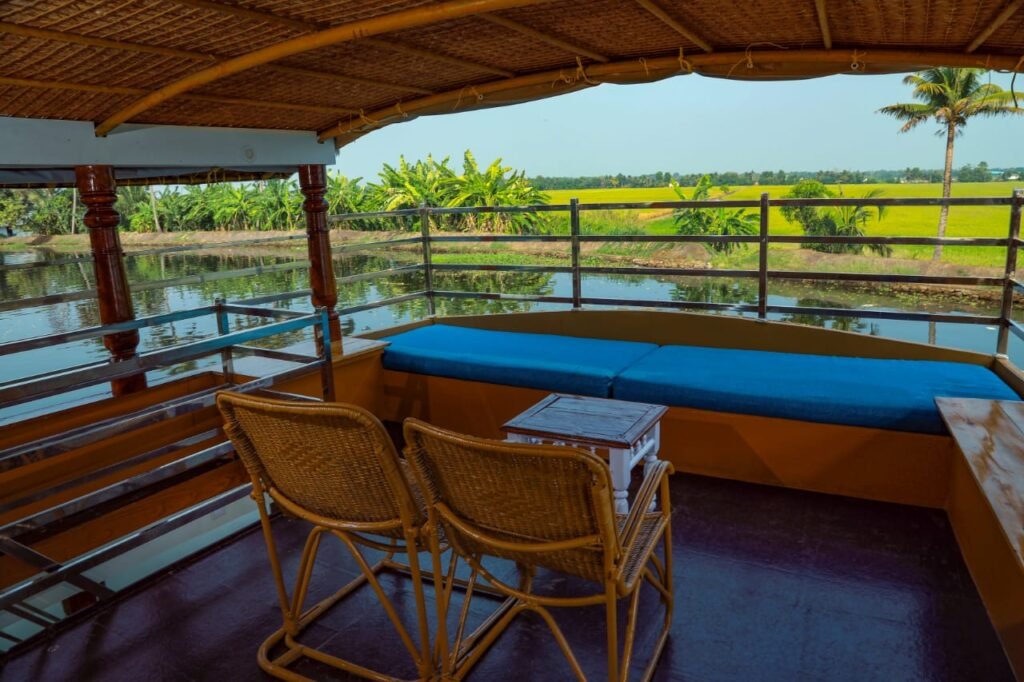 Houseboat booking in Alleppey backwaters