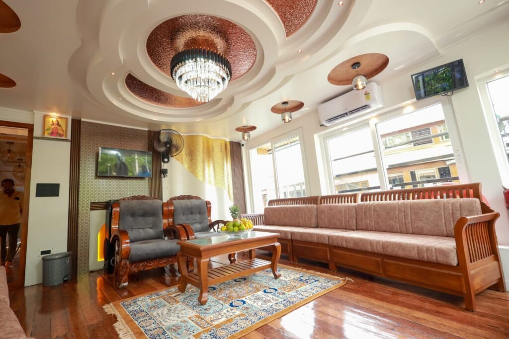 Houseboat booking in Alleppey for couples